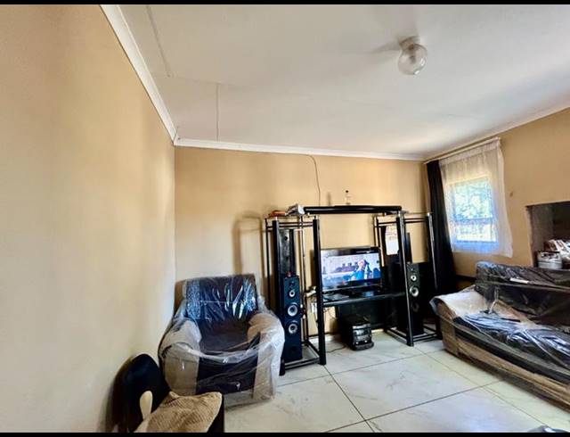 6 BEDROOM HOUSE FOR SALE IN VANDERBIJLPARK CW 6